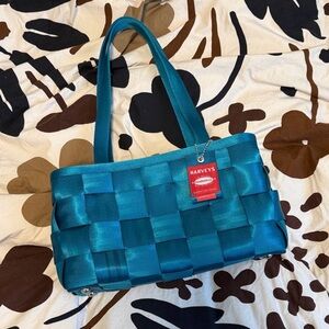Harvey’s seatbelt bag